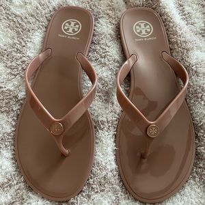 Tory Burch women flip flop. Size 8. Nude  pink